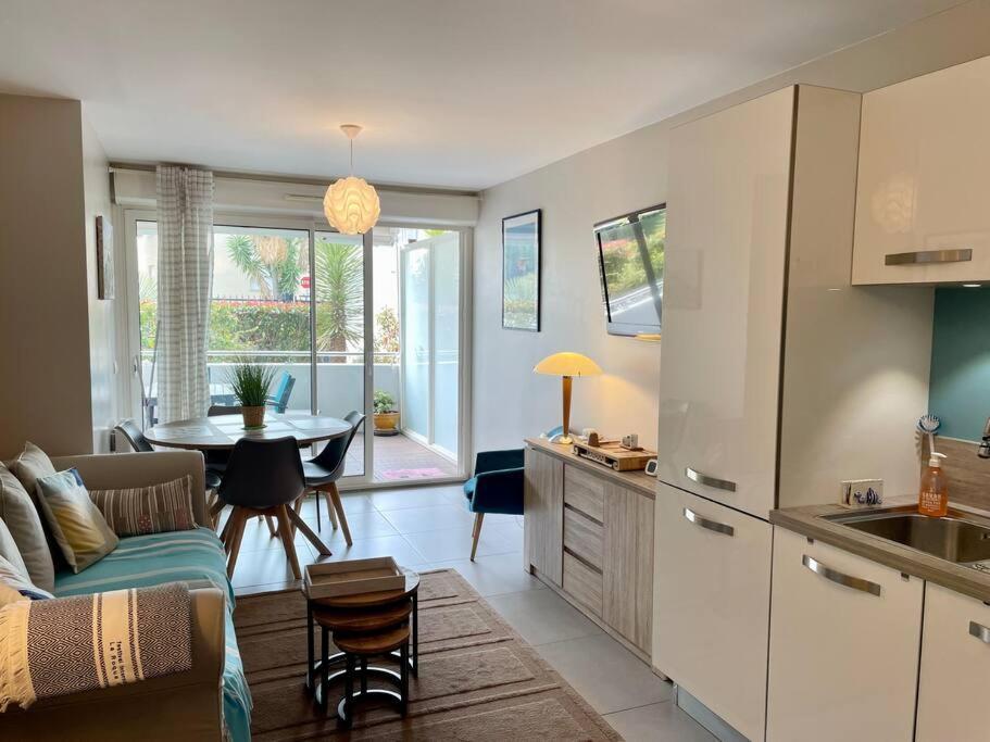 Apartamento 21 - Tres Agreable Rdc Avec Terrasse Et Parking Bandol Exterior foto