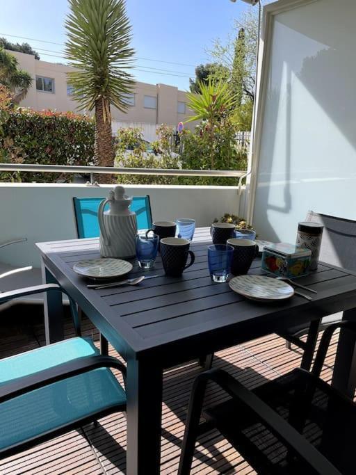 Apartamento 21 - Tres Agreable Rdc Avec Terrasse Et Parking Bandol Exterior foto